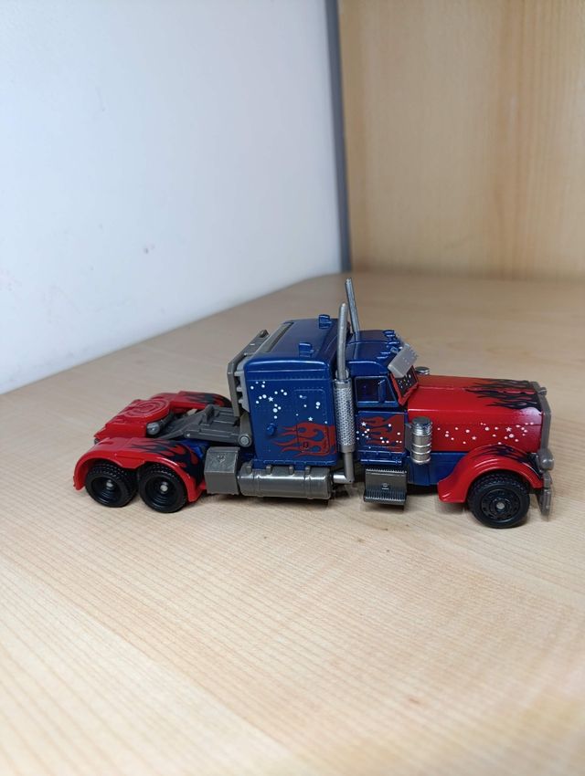 Transformers Optimus Prime Dark Of The Moon in ott