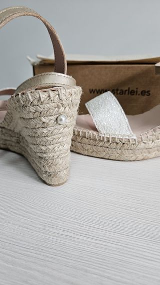 Sandalias invitada piel y gel