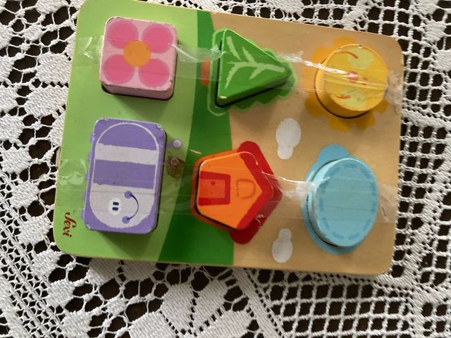 Gioco per bambini in legno Montessoriano