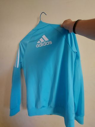 Chaqueta azul de adidas