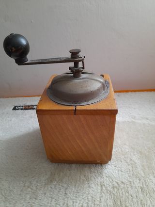 Macinino per caffè in legno