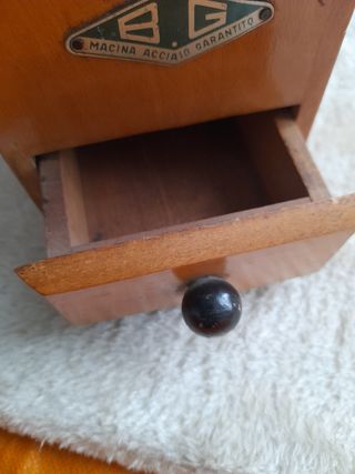 Macinino per caffè in legno