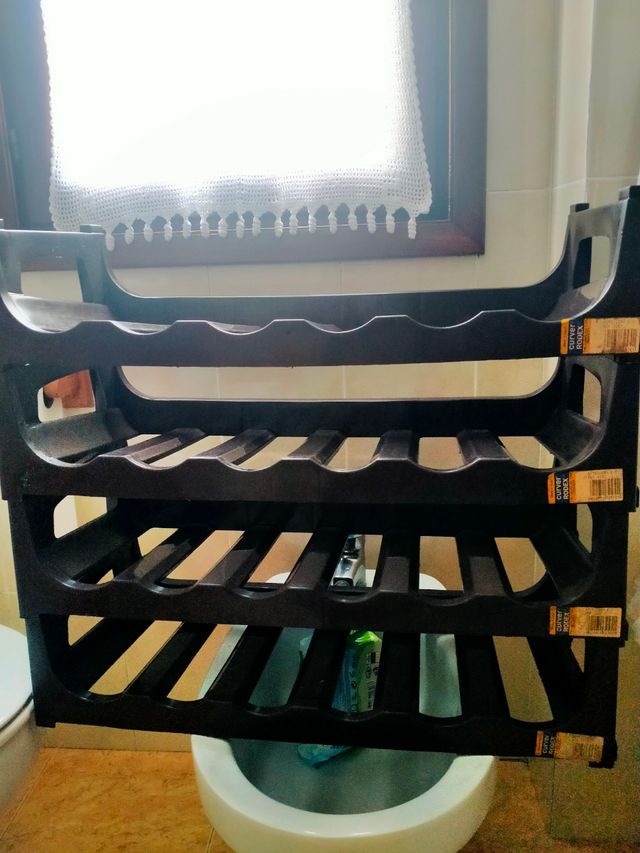 4 botelleros apilable nuevos 