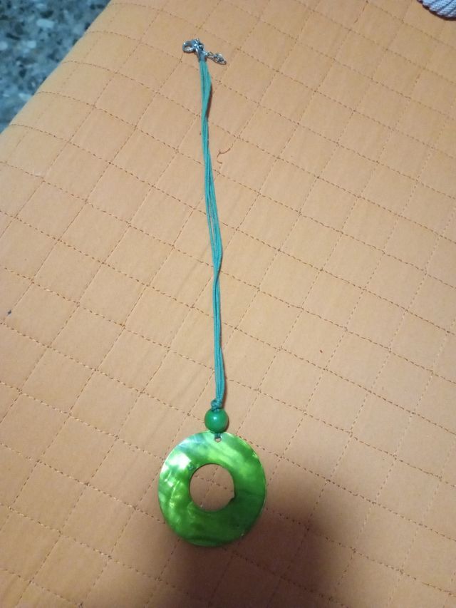 Bisutería circular verde