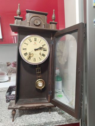 Reloj clásico retro antigüedades