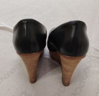 Zapatos de cuña marca ZARA