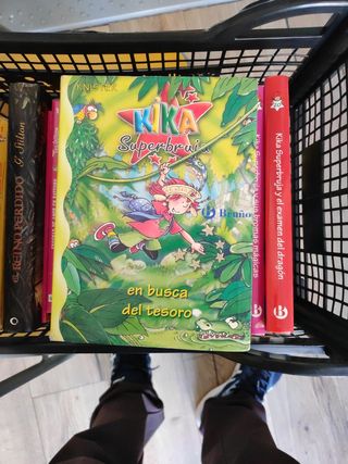 Lote  Kika Superbruja 
