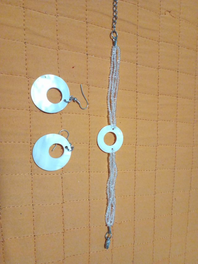 Bisutería conjunto pendientes y pulsera