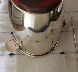 Cubitera de hielos plateada de alpaca y pinza