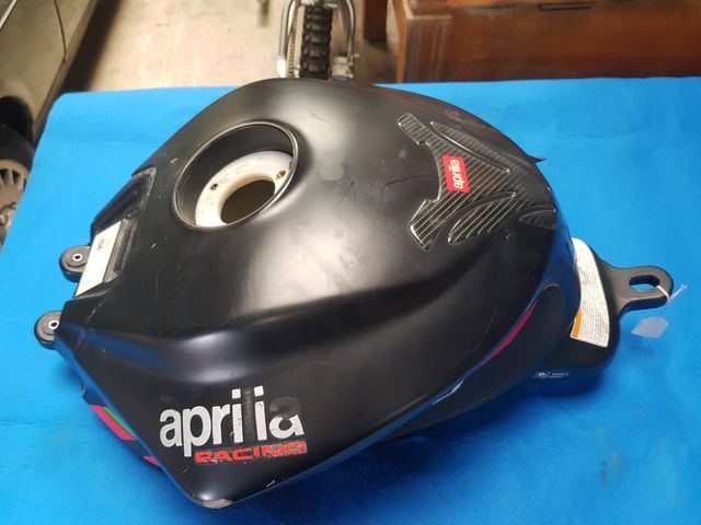 Deposito aprilia rs660