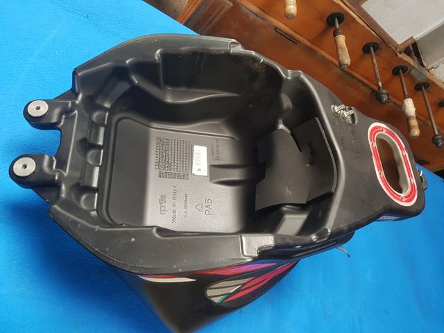 Deposito aprilia rs660