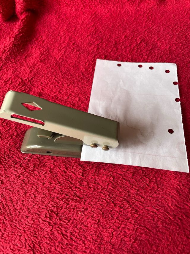 Perforatore a foro singolo