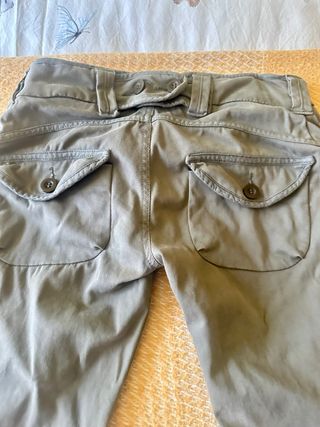 Pantalon estilo camuflaje