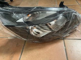 Faro delantero Ford E-Tourneo Custom 2014