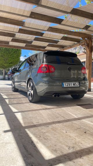 Volkswagen Golf 2004