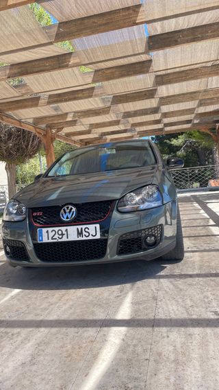 Volkswagen Golf 2004