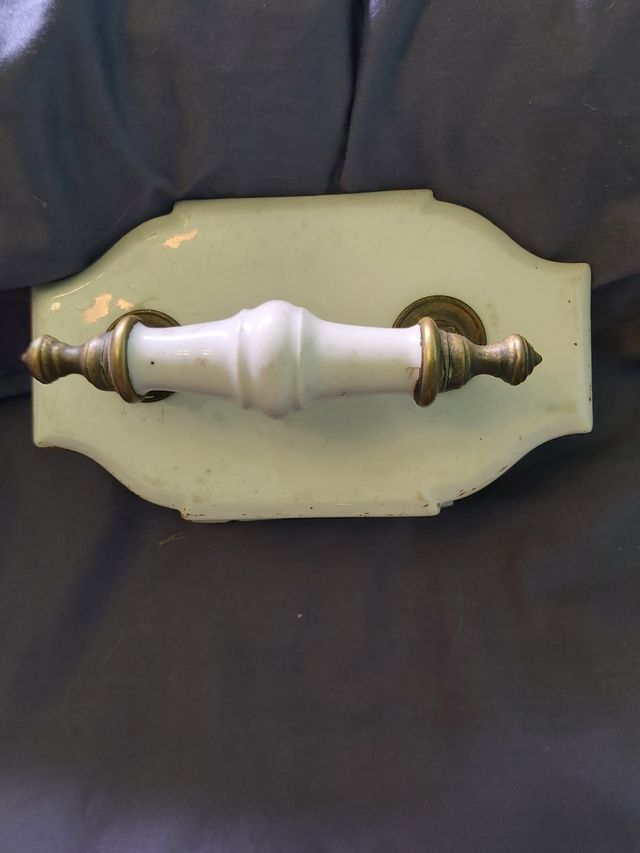 Tirador puerta antiguo