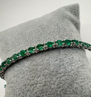 Pulsera de oro blanco de 18 kt con esmeraldas