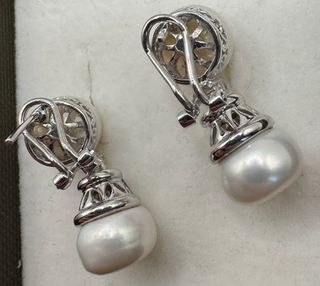 Pendientes de oro blanco con diamantes y perlas