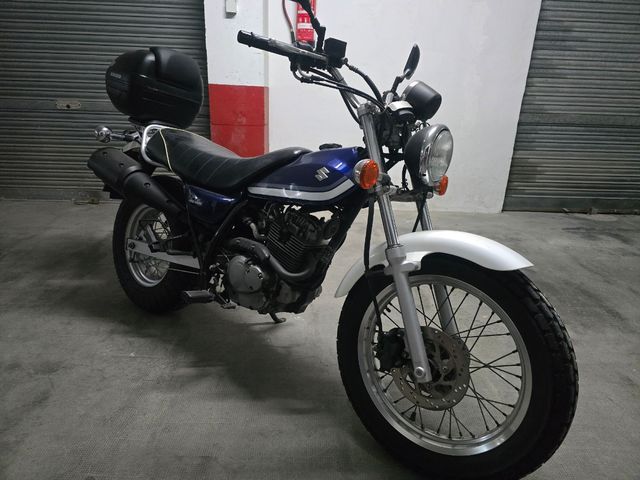 Suzuki van van 125 impoluta