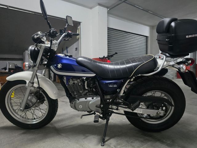 Suzuki van van 125 impoluta
