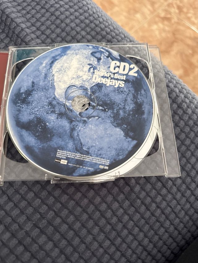 DISCOS THE WORLD’S DEEJAYS