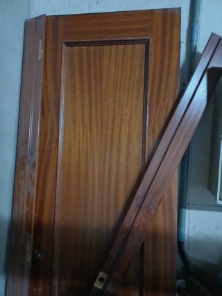 Puerta de madera