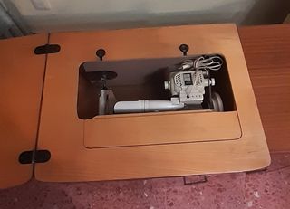 Maquina de coser mueble antigua