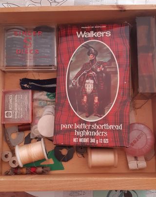 Maquina de coser mueble antigua