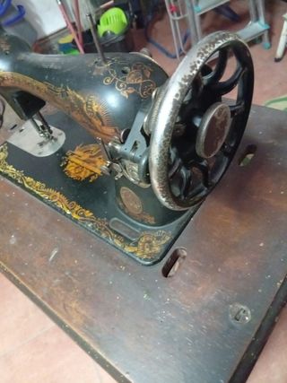 Maquina de coser Singer