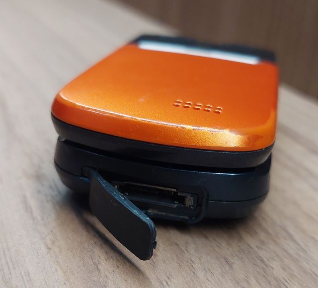 cellulare 3G NEC e338 colore arancio (raro) oplock