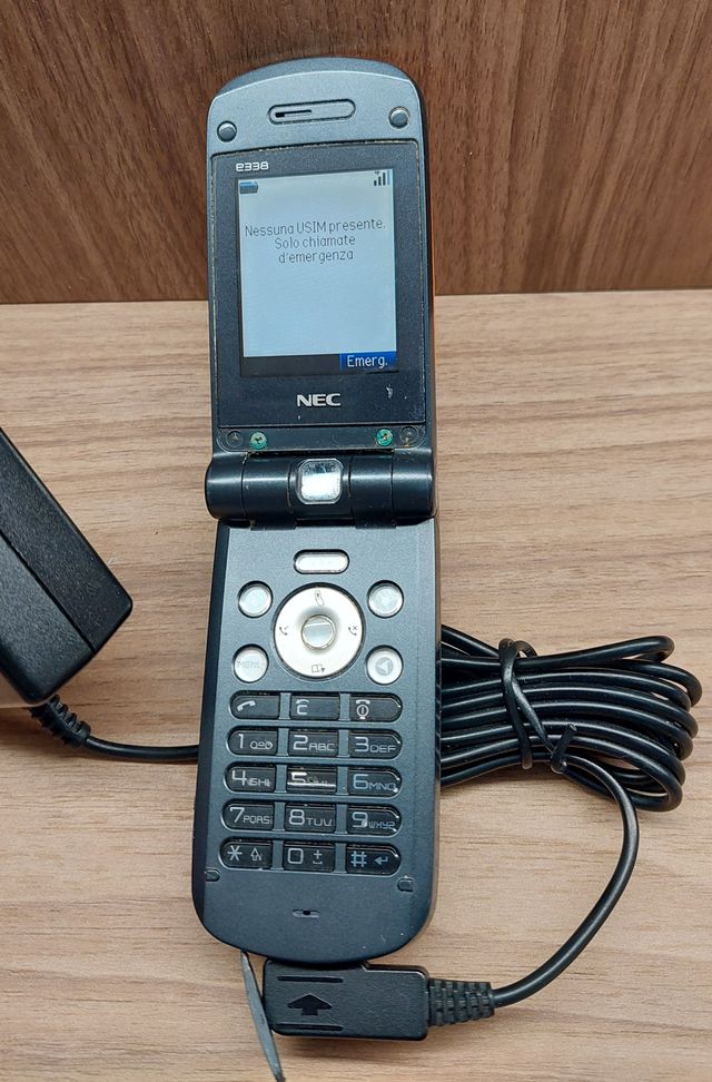 cellulare 3G NEC e338 colore arancio (raro) oplock