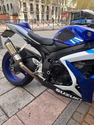 SUZUKI GSXR 750 k6