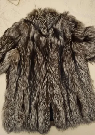 Abrigo piel zorro plateado