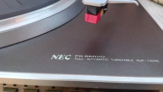 Tocadiscos NEC AUP-7300E