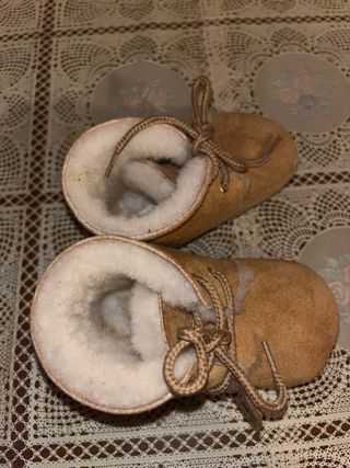 Scarpette di montone bambino.