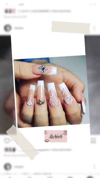 Manicurista profesional.