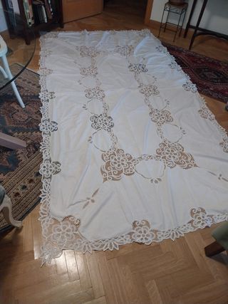 Precioso mantel grande de