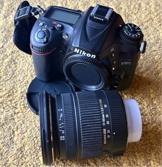 Cámara Nikon D7200 con objetivo Sigma 17-50 2.8 EX