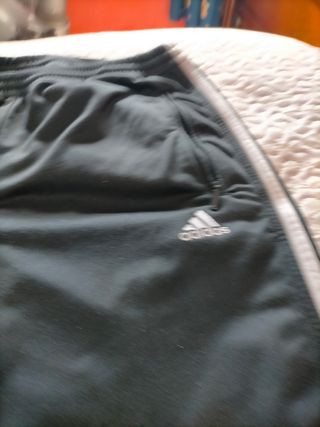 Vendo pantalones deportivos Adidas