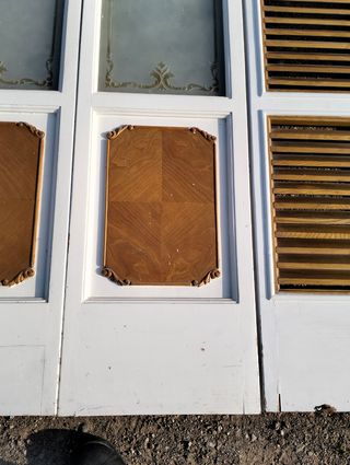 Antiguas puertas cristaleras alcoba