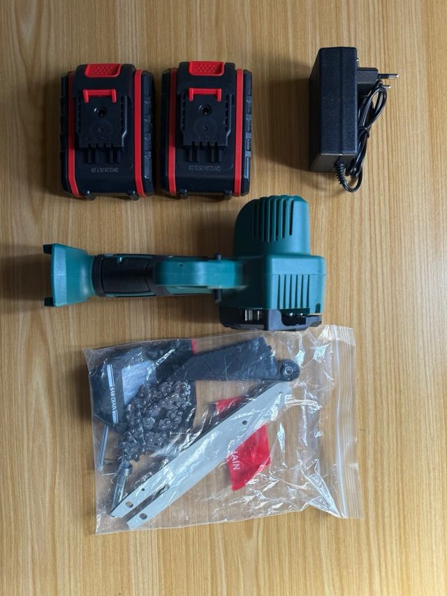 MINI MOTOSIERRA BATERIA