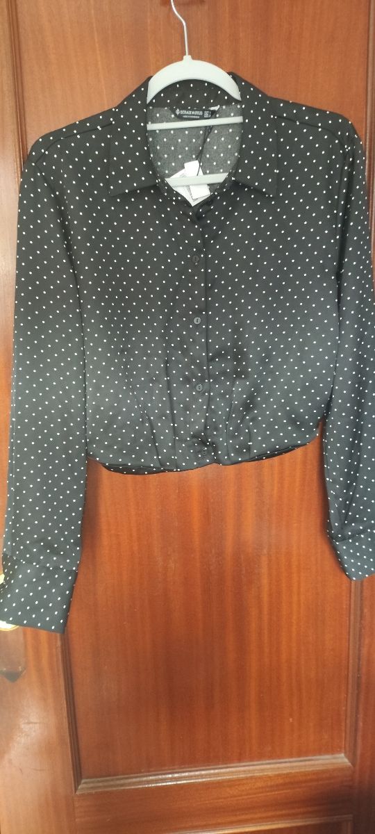 Blusa corta Stradivarius