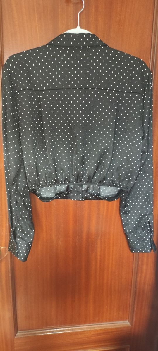 Blusa corta Stradivarius