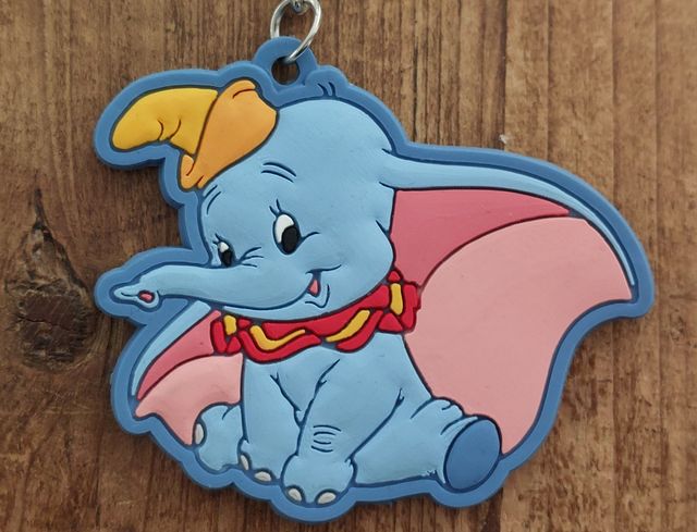 4 llaveros Disney Mickey, Minnie, Simba,