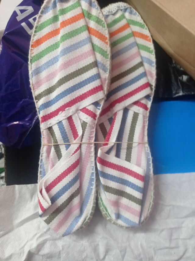 Sandalia verde de esparto