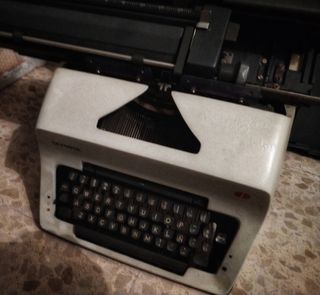 Máquina de escribir antigua