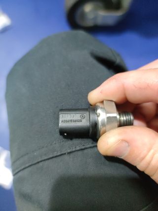 Sensor presion escape A0061536028