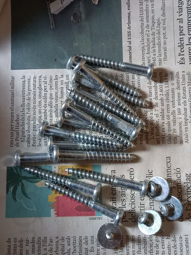 Mueble de pino Ikea /HEJNE/