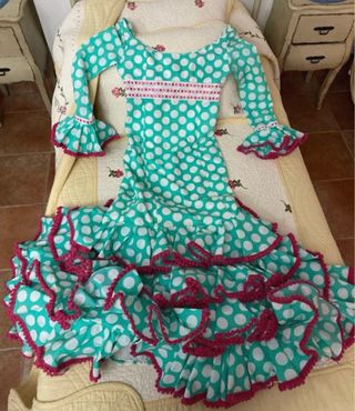 Traje flamenca lunares